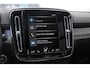 Volvo XC40 T5 262PK Automaat Recharge R-Design / BLIS / Stoel - en stuurwielverwarming / Leder met alcantara interieur / Parkeersensoren met 360 camera / Keyless entry / Elektrische stoelen met geheugen / Panoramadak / Harman kardon