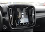 Volvo XC40 T5 262PK Automaat Recharge R-Design / BLIS / Stoel - en stuurwielverwarming / Leder met alcantara interieur / Parkeersensoren met 360 camera / Keyless entry / Elektrische stoelen met geheugen / Panoramadak / Harman kardon