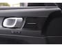 Volvo XC40 T5 262PK Automaat Recharge R-Design / BLIS / Stoel - en stuurwielverwarming / Leder met alcantara interieur / Parkeersensoren met 360 camera / Keyless entry / Elektrische stoelen met geheugen / Panoramadak / Harman kardon
