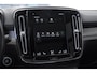 Volvo XC40 T5 262PK Automaat Recharge R-Design / BLIS / Stoel - en stuurwielverwarming / Leder met alcantara interieur / Parkeersensoren met 360 camera / Keyless entry / Elektrische stoelen met geheugen / Panoramadak / Harman kardon