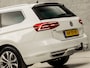 Volkswagen Passat Variant 1.4 TSI GTE Highline 218Pk Automaat (PANORAMADAK, NAVIGATIE, LEDER/ALCANTARA, STOELVERWARMING, SPORTSTOELEN, ADAPTIVE CRUISE, GETINT GLAS, KEYLESS, TREKHAAK, NIEUWE APK, NIEUWSTAAT)