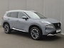 Nissan X-Trail 1.5 e-4orce Tekna 4WD Automaat / HUD / Allseason banden / Elektrische achterklep Stuur-, Stoel en Achterbankverwarming / Rondomzicht camera / Adaptief CC / Trekgewicht 1800 kg / Voorruit verwarming /