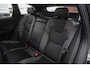 Volvo XC60 2.0 Recharge T6 AWD R-Design | Elektrische bestuurdersstoel met geheugen | Stoel- en stuurverwarming | Parkeercamera achter