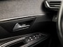 Peugeot 3008 1.2 PureTech Allure Sport (APPLE CARPLAY, GROOT NAVI, PARELMOER, LEDER, 360 CAMERA, KEYLESS, SPORTSTOELEN, LED KOPLAMPEN, GETINT GLAS, NIEUWE APK, NIEUWSTAAT)
