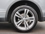 Volkswagen Tiguan Allspace 1.5 TSI Highline Business R 7p. DSG 150 PK | Automaat | Navigatie | Camera | Virtual Cockpit | LED | Parkeerhulp | Elektrische achterklep | Spiegelpakket | Adaptive Cruise Control | Apple Carplay | Android Auto |