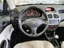 Peugeot 206 CC 2.0-16V *PDC*Leder*Trekhaak*NL AUTO*NAP*!