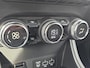 Renault Captur 1.6 E-Tech plug-in hybrid 160 Intens Automaat / Navigatie / Apple Carplay & Android Auto / Parkeersensor Achter / Climate Controle /