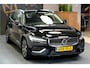 Volvo V60 2.0 T6 AWD 293kW/399pk Aut8 Plug-in hybrid Plus Bright ADAPT.CRUISE + HARMAN/KARDON + BLIS + SPORTSTOELEN + LANE ASSIST + STOELVERWARMING + GOOGLE DASH&SERVICES + CAMERA + LED HIGH BEAM + PARKSENSOREN + 19" LM-VELGEN!!