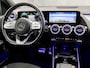 Mercedes-Benz B-klasse 250 e AMG Sport 218Pk Automaat (APPLE CARPLAY, GROOT NAVI, SFEERVERLICHTING, CAMERA, LEDER/ALCANTARA, TREKHAAK, STOELVERWARMING, WIDESCREEN, NIEUWSTAAT)