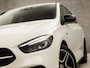 Mercedes-Benz B-klasse 250 e AMG Sport 218Pk Automaat (APPLE CARPLAY, GROOT NAVI, SFEERVERLICHTING, CAMERA, LEDER/ALCANTARA, TREKHAAK, STOELVERWARMING, WIDESCREEN, NIEUWSTAAT)