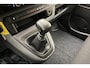 Peugeot Expert 2.0 BlueHDI 120 Long Premium DC | 6-Zits | Trekhaak | Houten Laadvloer | Parkeer Sensoren Achter | Enkele Schuifdeur | Bluetooth |