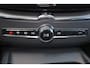 Volvo XC60 T6 Recharge AWD Core Bright - LONG RANGE - Panorama/schuifdak - IntelliSafe Assist - Adaptieve LED koplampen - Parkeercamera achter - Verwarmde voorstoelen, stuur & achterbank - Parkeersensoren voor & achter - Trekhaak wegklapbaar - 18' LMV