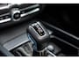 Volvo XC60 2.0 T5 AWD R-Design Panoramadak I Luchtvering I Stuur & stoelverwarming I Bowers & Wilkins I Trekhaak I NL Auto I NAP