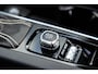 Volvo XC60 2.0 T5 AWD R-Design Panoramadak I Luchtvering I Stuur & stoelverwarming I Bowers & Wilkins I Trekhaak I NL Auto I NAP