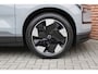 Volvo EX30 Single Motor Extended Range Plus 69 kWh | Verwarmde Voorstoelen en Stuurwiel | Warmtepomp | 19'' Lichtmetalen Velgen | Achteruitrijcamera | AppleCarplay / AndroidAuto | Keyless Entry/Start