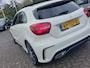 Mercedes-Benz A-klasse 180 122pk AMG Sport Edition | Origineel NL | Navi | Cruise | Led Koplampen | Panorama Schuifdak | Leder+Alcantara | Bluetooth Carkit+Streaming | Licht+Regensensor | Privacy Glass | 18''lm