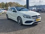 Mercedes-Benz A-klasse 180 122pk AMG Sport Edition | Origineel NL | Navi | Cruise | Led Koplampen | Panorama Schuifdak | Leder+Alcantara | Bluetooth Carkit+Streaming | Licht+Regensensor | Privacy Glass | 18''lm