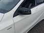 Mercedes-Benz A-klasse 180 122pk AMG Sport Edition | Origineel NL | Navi | Cruise | Led Koplampen | Panorama Schuifdak | Leder+Alcantara | Bluetooth Carkit+Streaming | Licht+Regensensor | Privacy Glass | 18''lm