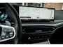 BMW 3-Serie 330e xDrive M Sport LCI | Facelift | Shadow | Trekhaak | Widescreen | Hifi | Camera | 19' inch |