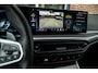 BMW 3-Serie 330e xDrive M Sport LCI | Facelift | Shadow | Trekhaak | Widescreen | Hifi | Camera | 19' inch |