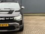 Dacia Duster 1.6 Hybrid 140 Expression Automaat / Dealer onderhouden / Pack Winter / Stuur- en stoelverwarming / Navigatie via Apple Carplay Android / Achteruitrijcamera / 17" LM wielen /