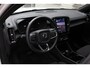 Volvo XC40 Single Motor Extended Range Plus 82 kWh Semi elektrische trekhaak | Verwarmbare voorstoelen +stuurwiel | Apple carplay/Android auto | Adaptieve cruise control | Blind Spot | Achteruitrij camera | All-Season banden