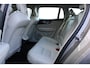 Volvo V60 T5 Automaat Momentum | Verw. Voorstoelen | PDC V+A | El. Trekhaak | AppleCarplay | 19" LMV