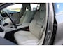 Volvo V60 T5 Automaat Momentum | Verw. Voorstoelen | PDC V+A | El. Trekhaak | AppleCarplay | 19" LMV