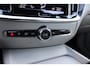 Volvo V60 T5 Automaat Momentum | Verw. Voorstoelen | PDC V+A | El. Trekhaak | AppleCarplay | 19" LMV