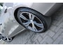 Volvo V60 T5 Automaat Momentum | Verw. Voorstoelen | PDC V+A | El. Trekhaak | AppleCarplay | 19" LMV