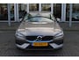 Volvo V60 T5 Automaat Momentum | Verw. Voorstoelen | PDC V+A | El. Trekhaak | AppleCarplay | 19" LMV