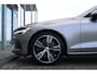 Volvo V60 T5 Automaat Momentum | Verw. Voorstoelen | PDC V+A | El. Trekhaak | AppleCarplay | 19" LMV