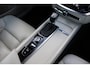 Volvo V60 T5 Automaat Momentum | Verw. Voorstoelen | PDC V+A | El. Trekhaak | AppleCarplay | 19" LMV
