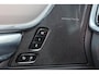 Volvo V90 T6 Recharge AWD Plus Dark - LONG RANGE - IntelliSafe Assist & Surround - 360º Camera - Harman/Kardon audio - Adaptieve LED koplampen - Verwarmde voorstoelen, stuur & achterbank - Parkeersensoren voor & achter - Elektr. bedienb. voorstoelen met geheugen - Extra getint glas - Elektr. inklapbare trekhaak - 19' LMV