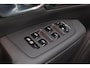 Volvo V90 T6 Recharge AWD Plus Dark - LONG RANGE - IntelliSafe Assist & Surround - 360º Camera - Harman/Kardon audio - Adaptieve LED koplampen - Verwarmde voorstoelen, stuur & achterbank - Parkeersensoren voor & achter - Elektr. bedienb. voorstoelen met geheugen - Extra getint glas - Elektr. inklapbare trekhaak - 19' LMV