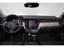 Volvo V90 T6 Recharge AWD Plus Dark - LONG RANGE - IntelliSafe Assist & Surround - 360º Camera - Harman/Kardon audio - Adaptieve LED koplampen - Verwarmde voorstoelen, stuur & achterbank - Parkeersensoren voor & achter - Elektr. bedienb. voorstoelen met geheugen - Extra getint glas - Elektr. inklapbare trekhaak - 19' LMV