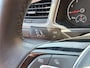 Volkswagen T-Roc 1.5 TSI 150pk DSG Style Team Navigatie Apple Carplay/Android Auto Camera Adaptive Cruise Control Elektrische achterklep Stoel-en stuurverwarming Climate Control