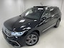 Volkswagen Tiguan Allspace 1.5 TSI R-Line Bns 7p | Panoramadak | Trekhaak | Adaptief CC. |