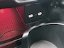 Mercedes-Benz C-klasse 180 AMG Line Multispaaks lichtmetalen velgen 19 inch. Navigatie | parking support met camera achter | Inclusief 24 maanden MB Certified garantie voor Europa.