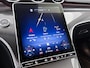 Mercedes-Benz C-klasse 180 AMG Line Multispaaks lichtmetalen velgen 19 inch. Navigatie | parking support met camera achter | Inclusief 24 maanden MB Certified garantie voor Europa.