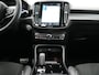 Volvo XC40 T4 Recharge R-Design Plug In Hybrid 211pk Dealer O.H PHEV | Trekhaak Af Fabriek | Panodak | Adaptive Cruise | Camera | Harman & Kardon | Alcantara Sportstoelen Vewarmd | Pilot Assist | Apple Carplay | Spotify | Stuurverwarming | Navigatie |