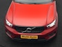 Volvo XC40 T4 Recharge R-Design Plug In Hybrid 211pk Dealer O.H PHEV | Trekhaak Af Fabriek | Panodak | Adaptive Cruise | Camera | Harman & Kardon | Alcantara Sportstoelen Vewarmd | Pilot Assist | Apple Carplay | Spotify | Stuurverwarming | Navigatie |