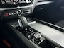 Volvo XC60 T6 Plug-in hybrid AWD Plus Dark | Panoramadak | 360° camera | Stoel- en Stuurverwarming | Trekhaak