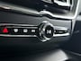 Volvo XC60 T6 Plug-in hybrid AWD Plus Dark | Panoramadak | 360° camera | Stoel- en Stuurverwarming | Trekhaak