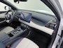 BYD Atto 3 60kWh Design SOH 98% Pano-dak Leer+Elektr.Verst. Warmtepomp Adaptieve Cruise 360°Camera Apple Carplay Android Auto Elektr.Achterklep Design Verkeersbord detectie WiFi DAB Led Rijstrooksensor Keyless Smartphone Entry Fabrieksgarantie tot 20-12-2028/150.000km Garantie op de LFP Accu tot 12-12-2030/200.000km €44.000,- Nieuw!