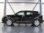 Peugeot e-2008 EV Blue Lease Active 50 kWh 136PK | AUTOMAAT | AppleCarPlay/AndroidAuto | Armsteun | Climate Control | Cruise Control | Camera | FULL LED | Navigatie | Parkeersensoren | Isofix |