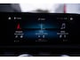 Mercedes-Benz A-klasse 180 Business Solution AMG NAP 1e eigen. led-verlichting v+a navi PDC v=a ambiente verlichting camera private-glas trekhaak wegklapbaar schakelflippers 18"LMV