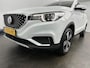 MG ZS MG EV Luxury 45 kWh | Panoramadak | Dealer Onderhouden | Leder | All Season Banden | Privacy Glass