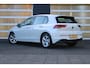 Volkswagen Golf 1.5 TSI 110pk Life | Apple Carplay/Android Auto | Adaptieve Cruise | Parkeersensoren Voor + Achter