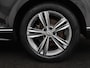 Volkswagen Passat 1.5 TSI Elegance Business R | Leder/Alcantara | Stoelverwarming | Trekhaak | Adaptive cruise | Matrix LED | Keyless | Carplay | Navigatie | Virtual Cockpit | Parkeerhulp | R Line